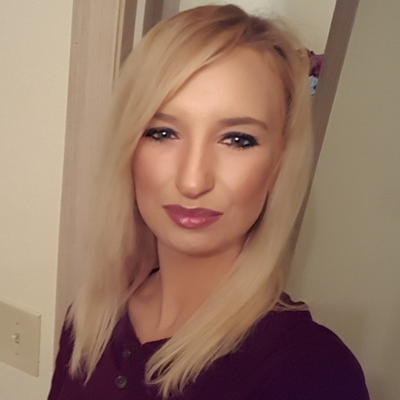 Meet your Posher, Alana - Picture 2 of 2